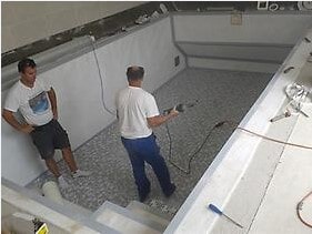 225 Man at work2
